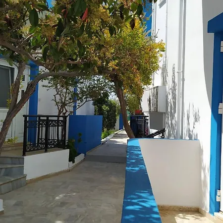 Sea View And Mountain View For 4 People * Makrýgialos