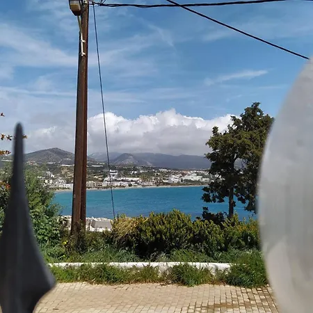 Sea View And Mountain View For 4 People Apartmán *